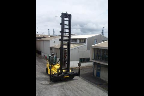 New_Reach_Stacker_for_Empty_Yard_070124_010.jpg